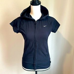 NIKE Sleeveless Zip Up